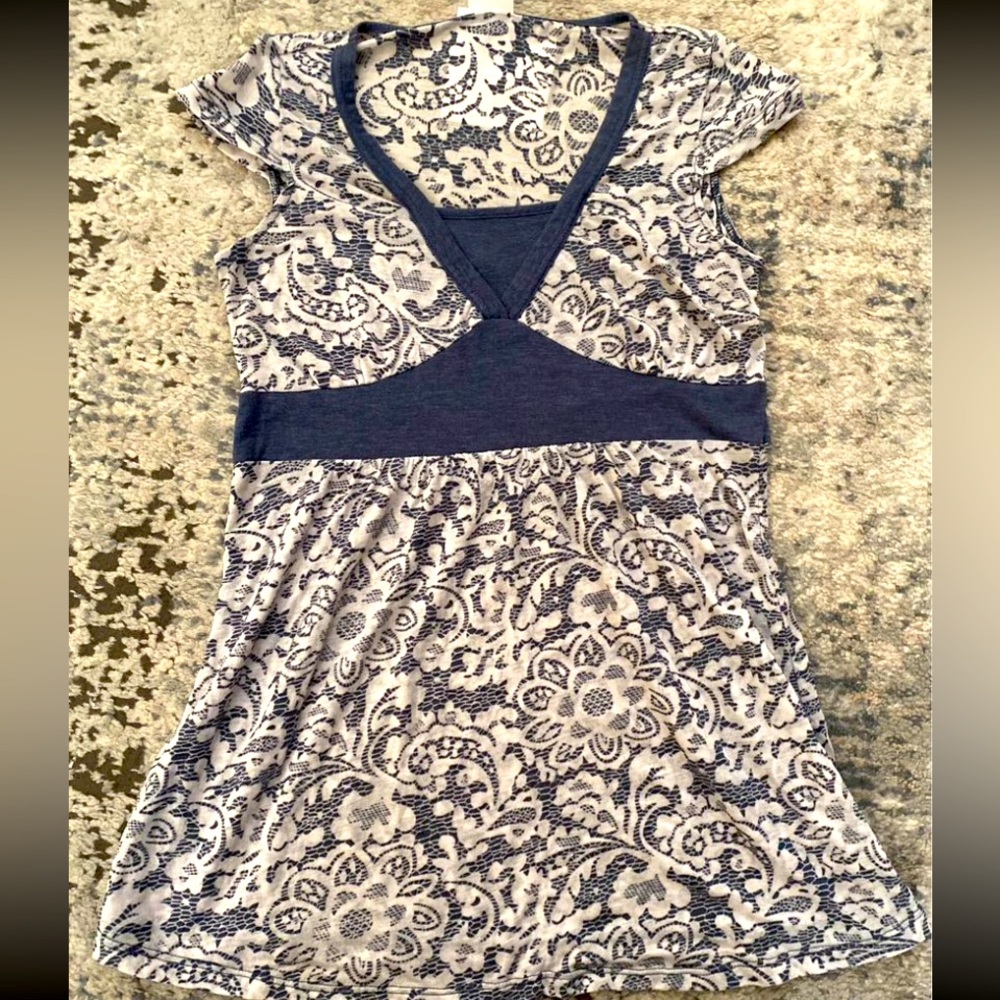 Blue & White Lace Print Shirt- Maternity Size Small